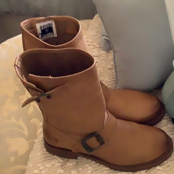 Frye Veronica Boots 🤎🤎🤎🤎 - Picture 3 of 14